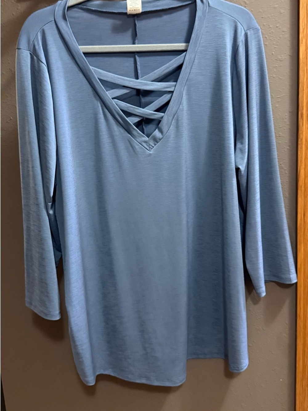 Women’s Light Blue Crisscross V-Neck 3/4 Sleeve Top